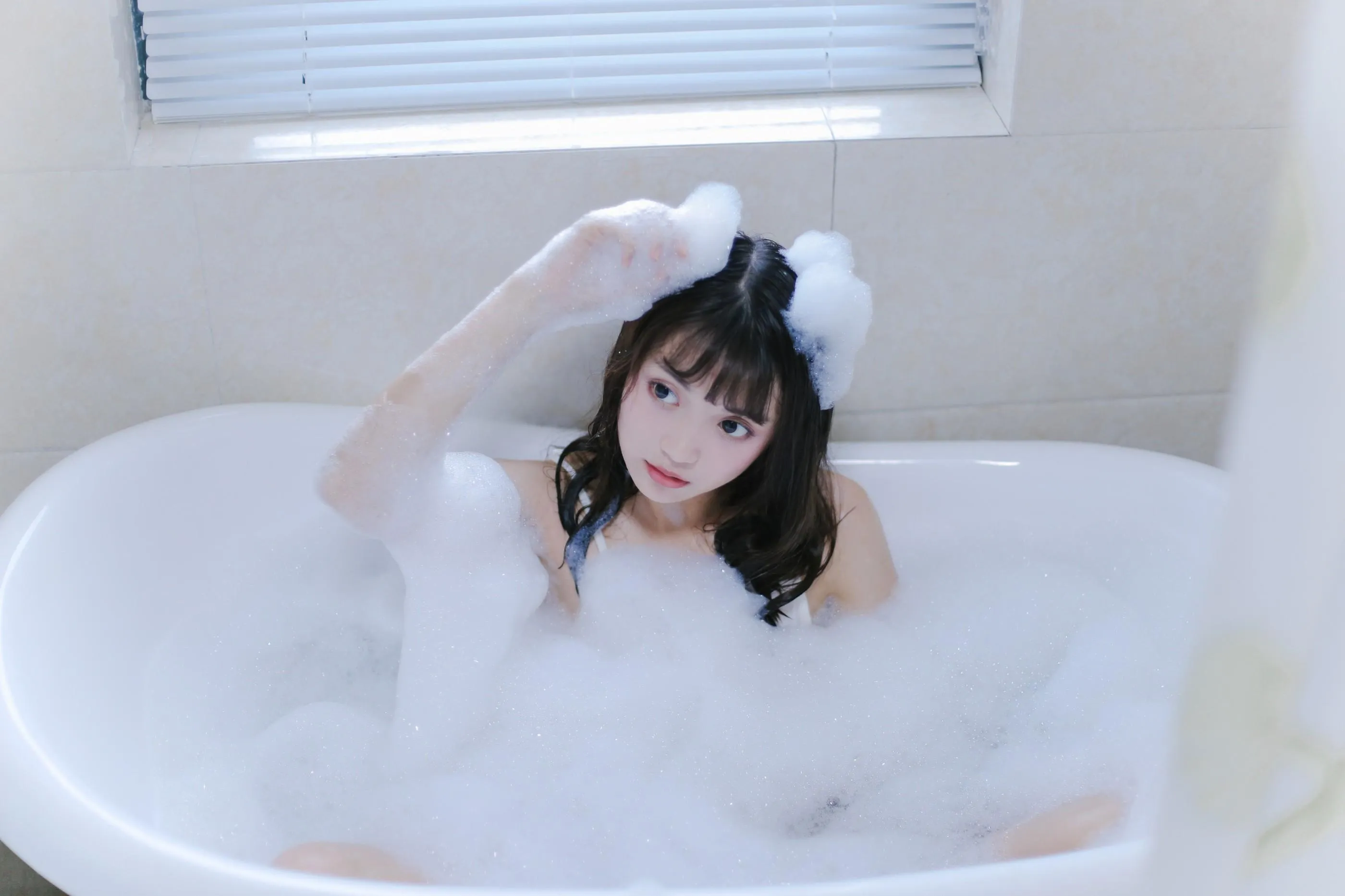 [YITUYU艺图语]2022.08.25 牛奶泡泡浴 一条鱼尾 [27P]插图9